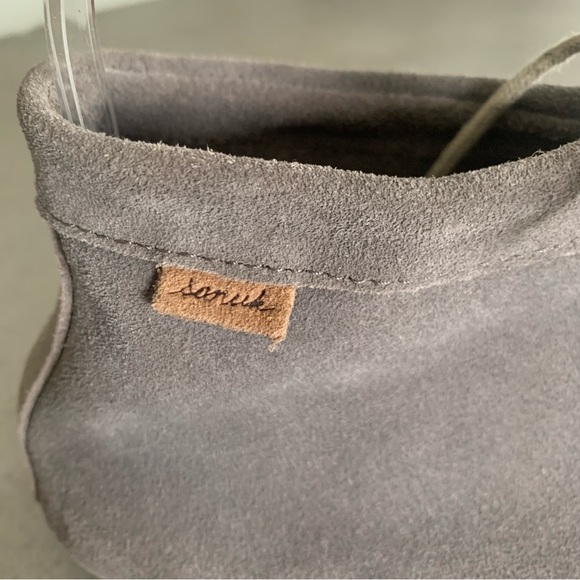 Sanuk Penelope Charcoal Gray Moccasins Minimalist Boho Outdoor Earthy Western - Picture 6 of 9